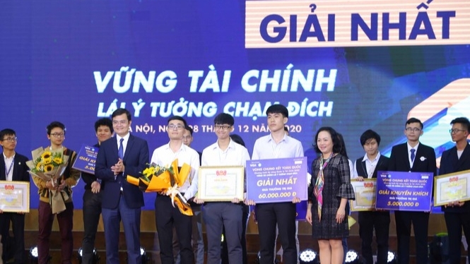 Giải Nhất thuộc về ba chàng trai đến từ Đại học Ngoại thương 