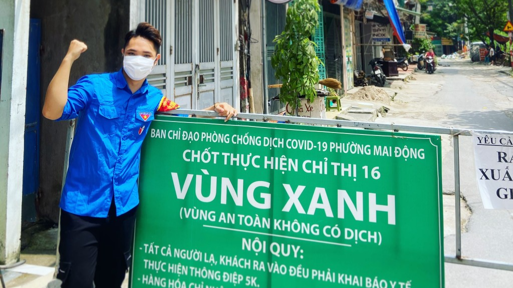 Tiến Thành tham gia trực chốt vùng xanh 