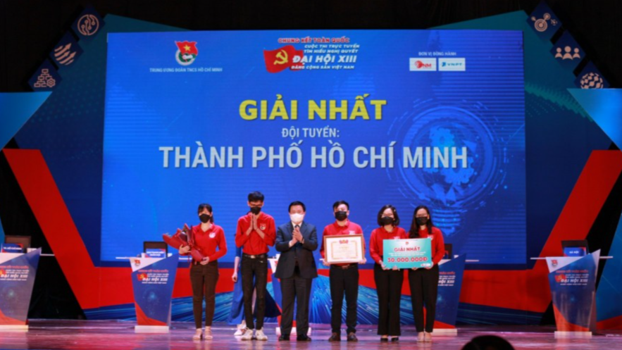 Ủy viên Bộ Chính trị