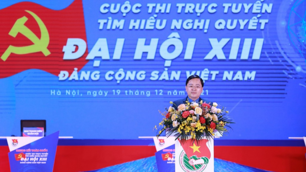 Bí thư thứ nhất Trung ương Đoàn Nguyễn Anh Tuấn phát biểu tại chương trình 