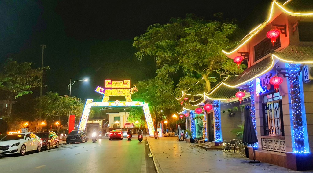 ông Nguyễn Duy Khánh, Phó Bí thư Thị ủy, Chủ tịch UBND thị xã Sơn Tây cho biết, Năm du lịch Sơn Tây và khai trương tuyến phố đi bộ nhằm khởi động lại việc phát triển kinh tế, xã hội của địa phương sau 2 năm bùng dịch COVID-19.