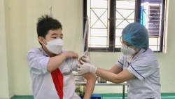 Huyện Mê Linh vẫn còn trên 24.000 trẻ em từ 5-12 tuổi chưa tiêm vắc xin