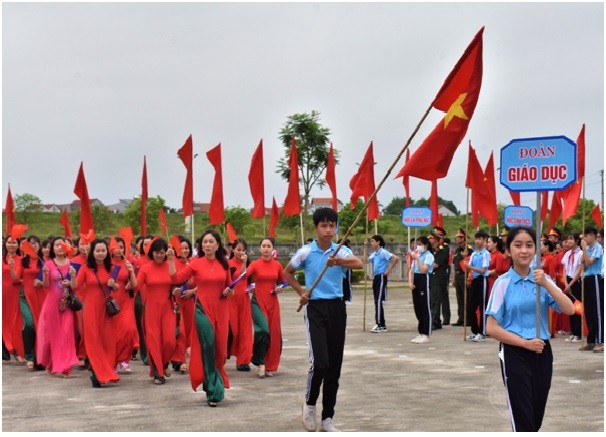 Đại hội thu hút 300 vận động viên tham gia tranh tài ở 5 môn: bóng chuyền hơi, bóng đá, cầu lông, bóng bàn và thể dục dưỡng sinh.