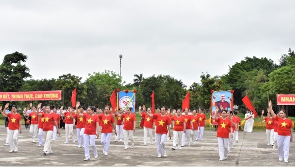 Hội người cao tuổi xã Mê Linh đã có nhiều đóng góp trong các phong trào TDTT của địa phương, với 01 câu lạc bộ cầu lông, 11 câu lạc bộ thể dục dưỡng sinh; các câu lạc bộ tham gia thi đấu, đạt nhiều thành tích cao. 