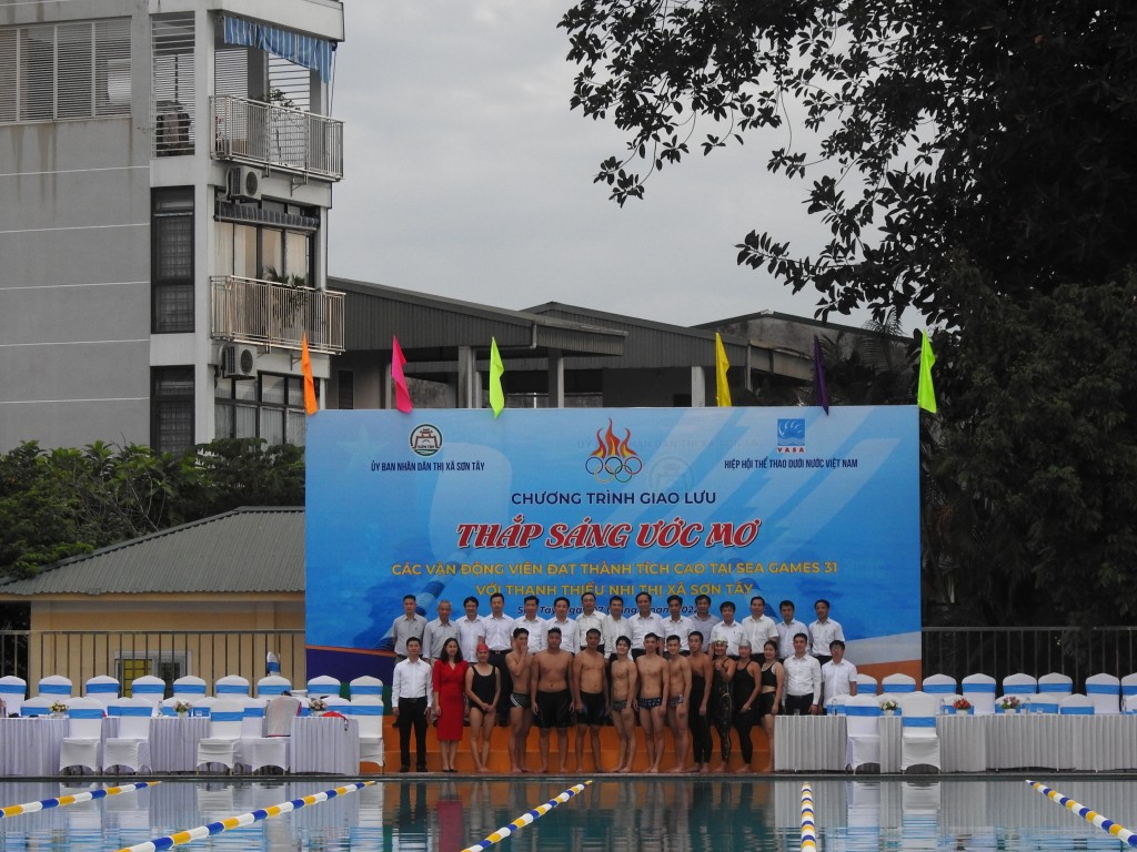Tuổi trẻ thị xã Sơn Tây giao lưu với VĐV đạt thành tích cao tại SEA Games 31