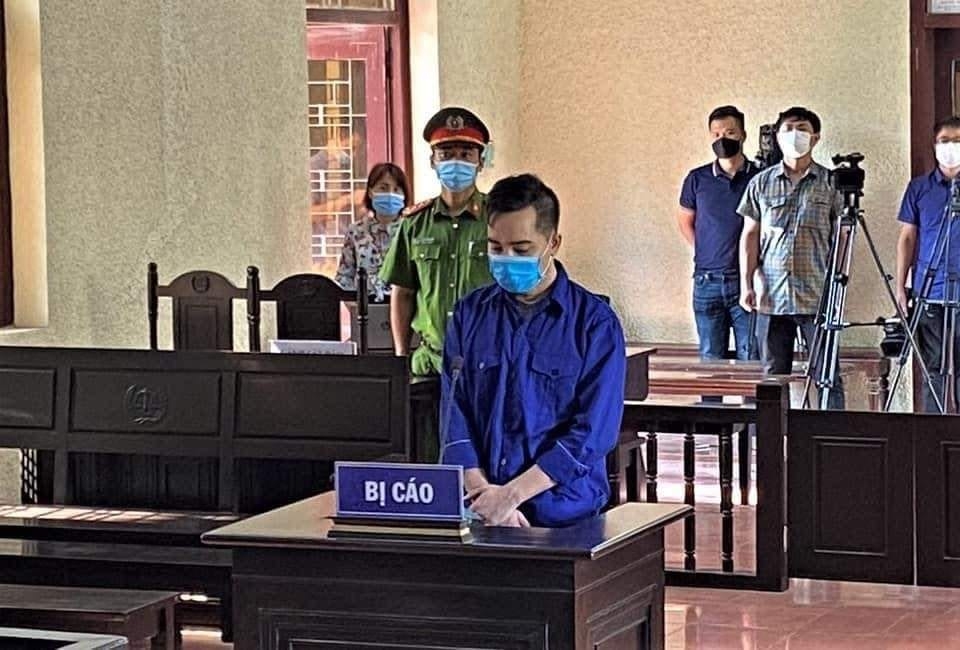 Bị cáo Đào Duy Tùng bị tuyên phạt 18 tháng tù giam vị nhập cảnh trái phép, làm lây lan dịch bệnh