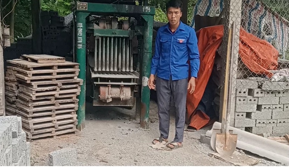 Duong Kim Anh - chàng trai người Dao - làm giàu trên quê hương Tân Sơn