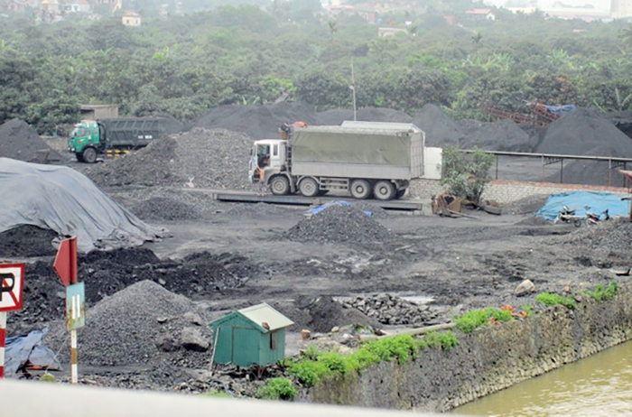 Trong tháng 8/2021, Bộ Công An Phát hiện hàng loạt bãi than lậu tại huyện Kinh Môn