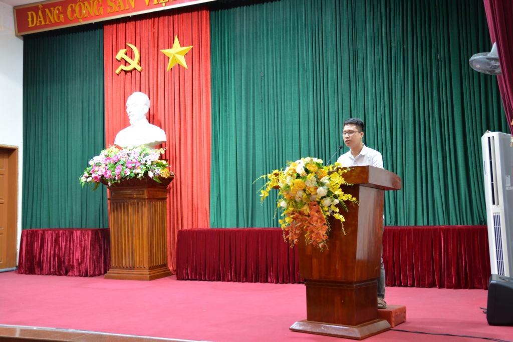 bác sĩ Nguyễn Xuân Quỳnh - Trưởng đoàn công tác phát biểu cảm ơn tại lễ tiễn đoàn