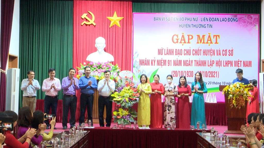 Gặp mặt, chúc mừng nữ lãnh đạo  chủ chốt huyện và cơ sở tại Thường Tín