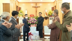 Huyện Thường Tín chúc mừng các chức sắc tôn giáo nhân ngày Noel