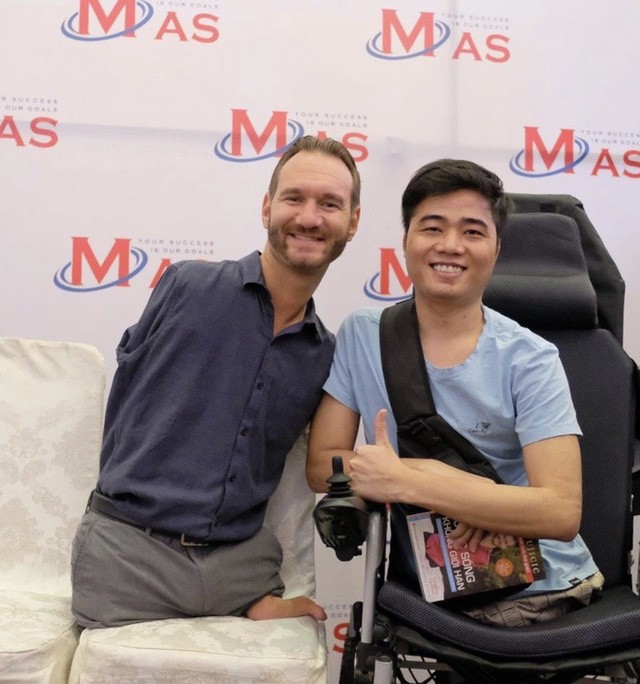 “Nick Vujicic Việt Nam” cùng tuổi trẻ Bình Phước “tô thắm” sắc màu Tháng Thanh niên