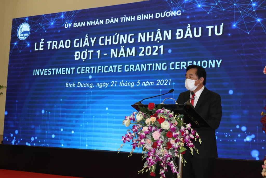 Bình Dương: Trao giấy chứng nhận cho 5 doanh nghiệp FDI có tổng vốn đầu tư gần 1 tỷ USD