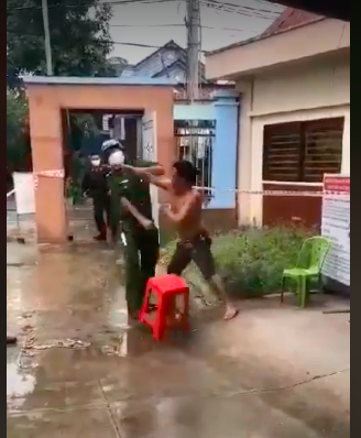 Bình Dương: Người đàn ông hành hung công an khi bị nhắc nhở đeo khẩu trang