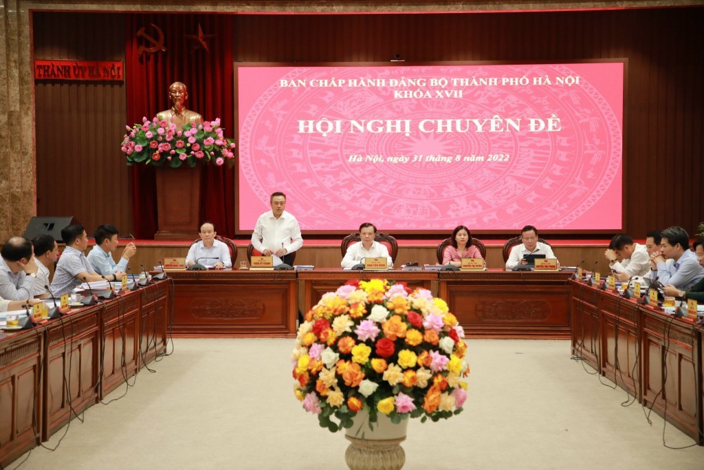 Ban Chấp hành Đảng bộ thành phố Hà Nội họp chuyên đề về phân cấp, ủy quyền và đầu tư công