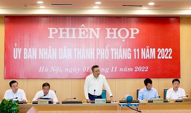 Tập thể UBND Thành phố họp phiên thường kỳ tháng 11 để xem xét một số nội dung trình kỳ họp thứ 10 của HĐND Thành phố