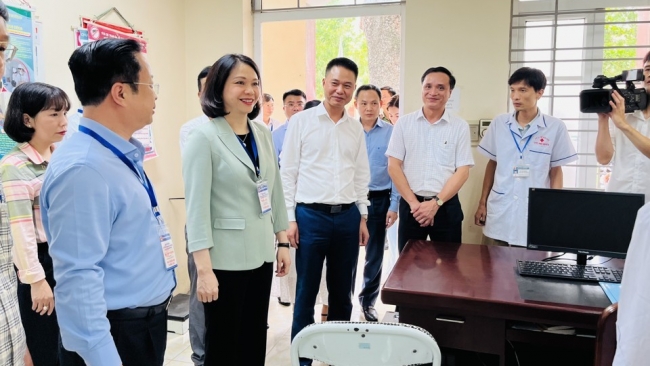 Phó Chủ tịch UBND TP Vũ Thu Hà kiểm tra công tác chuẩn bị kỳ thi tốt nghiệp THPT năm 2023