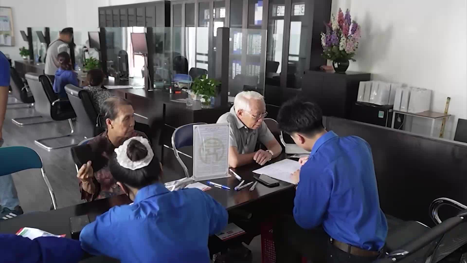 Khi màu áo xanh tình nguyện đồng hành với chính quyền