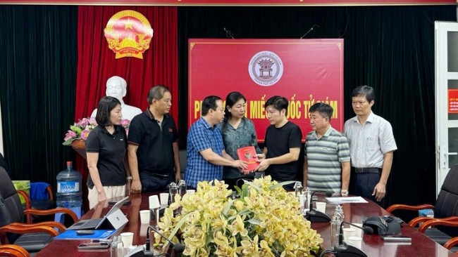 MTTQ Hà Nội thăm hỏi, trao hỗ trợ gia đình nạn nhân vụ cháy