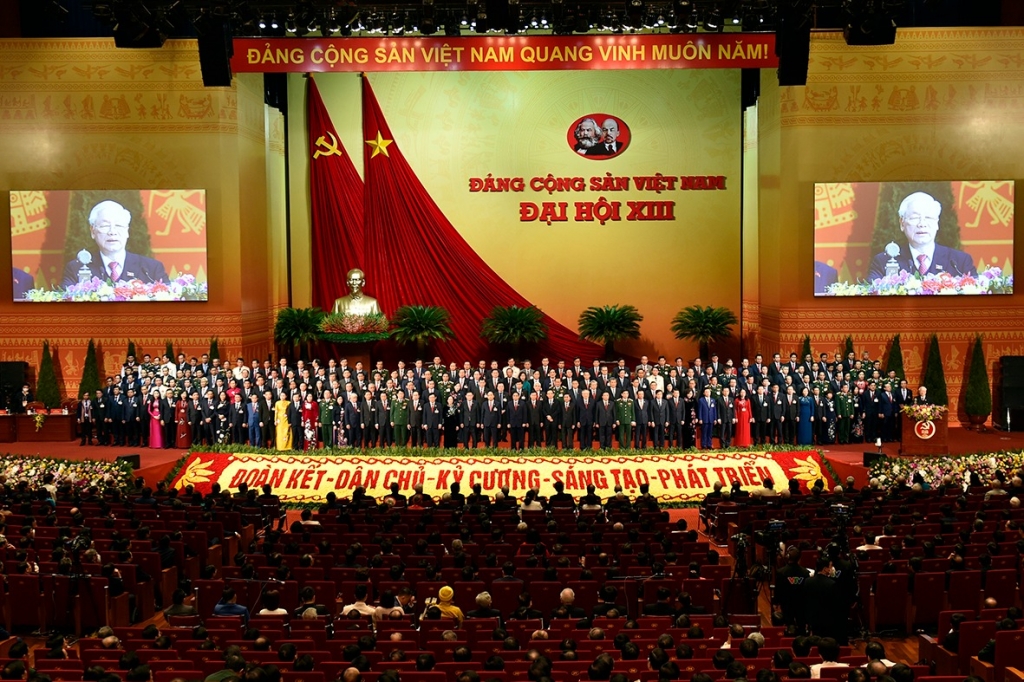 200 Ủy viên Ban Chấp hành Trung ương Đảng khóa XIII ra mắt Đại hội