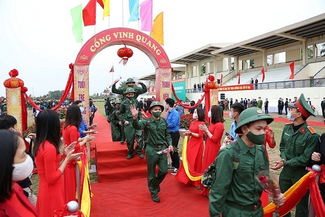Hà Nội: Rộn ràng lễ giao, nhận công dân nhập ngũ năm 2021