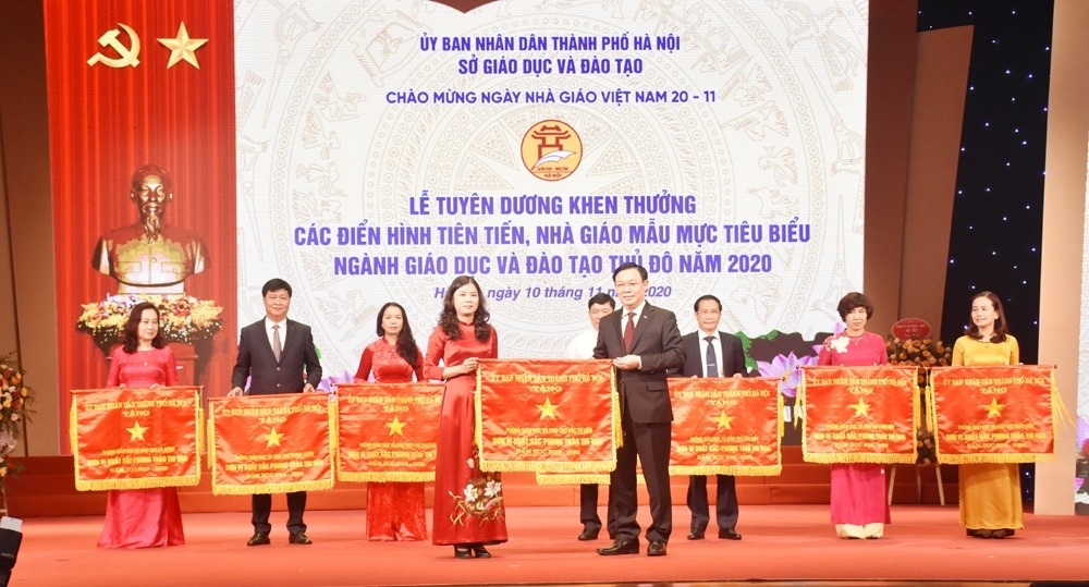 Tuyên dương các điển hình tiên tiến, nhà giáo mẫu mực của Thủ đô