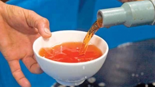 Nước mắm pha chế gian lận từ nước lã, muối tinh Trung Quốc
