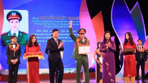 Thành đoàn Hà Nội tuyên dương 10 gương mặt trẻ Thủ đô tiêu biểu năm 2016