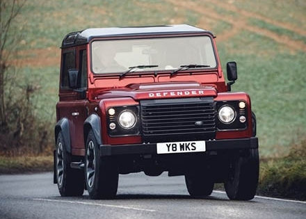 Land Rover hồi sinh Defender bằng phiên bản mạnh nhất lịch sử