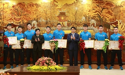 UBND TP Hà Nội trao thưởng Đội tuyển U23 Việt Nam