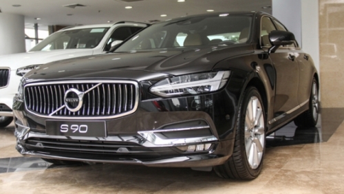 Chi tiết Volvo S90 - đối thủ của Mercedes E-Class tại Việt Nam