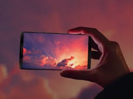 Mặt trước Galaxy S8 lộ thiết kế viền siêu mỏngSmartphone cao cấp của Samsung sẽ có hai phiên bản với kích thước màn hình 5,8 và 6,2 inch, to hơn nhiều Galaxy S7 và S7 edge năm ngoái.