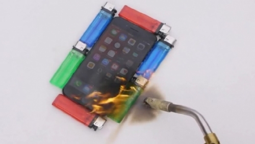 Thử độ bền iPhone 7 Plus bằng bật lửa và đèn khò