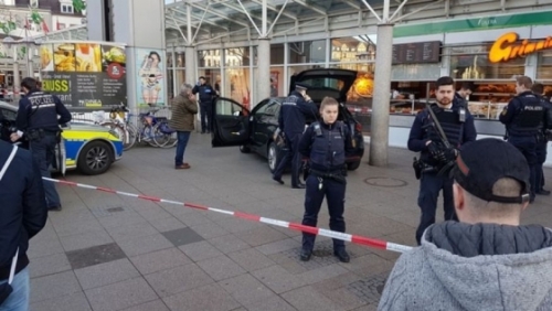 Ô tô lao vào đám đông tại Đức, 3 người thương vong