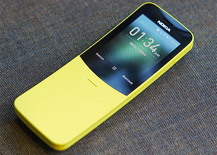 Nokia 8110 tái xuất với hình trái chuối