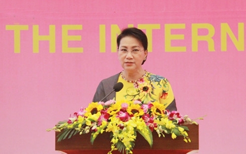 Chủ tịch Quốc hội gặp mặt các nữ Đại sứ tại Việt Nam