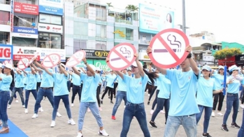 1000 bạn trẻ đồng diễn truyền thông điệp ‘không hút thuốc lá’