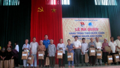 Thành đoàn Hà Nội tổ chức khám bệnh, phát thuốc miễn phí cho các thương binh và gia đình chính sách