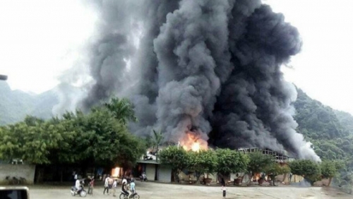 Cháy lớn chợ ở cửa khẩu Tân Thanh