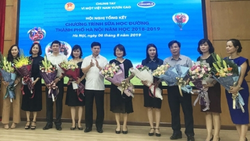 Hơn 1 triệu học sinh Hà Nội tham gia chương trình sữa học đường