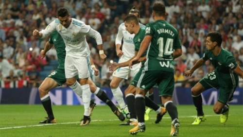 Real Madrid 0-1 Real Betis: Real thua ngay trên sân nhà trong trận tái xuất của Ronaldo