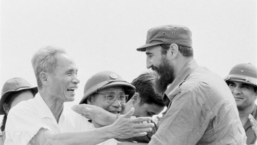 Lần đầu tiên Fidel Castro đặt chân đến Việt Nam