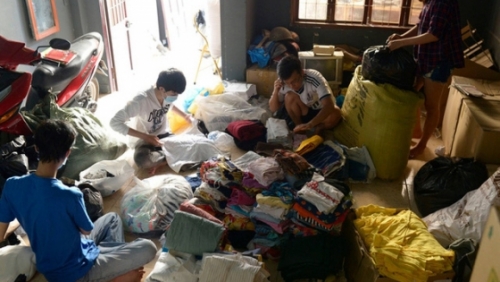 Gian hàng 2.000 đồng cho người nghèo ở Hà Nội