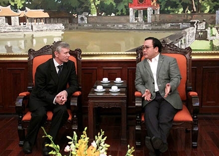 Bí thư Thành ủy Hoàng Trung Hải tiếp Chủ tịch Hội Hữu nghị Nga-Việt