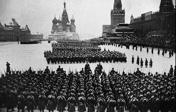 Nga tái hiện cuộc duyệt binh huyền thoại trên Quảng trường Đỏ